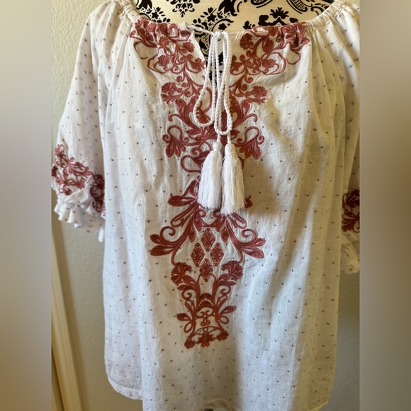 Anthropologie Solitaire White Boho Peasant Top with Rose Embroidery - Picture 6 of 10